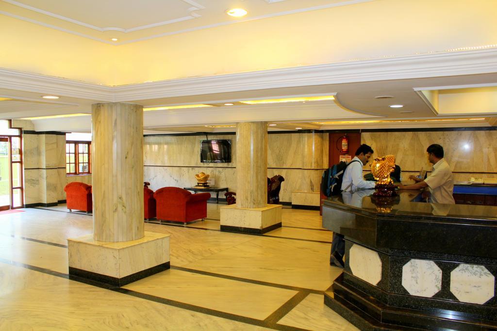 Yasodha Towers Hotel Hosur Exterior photo